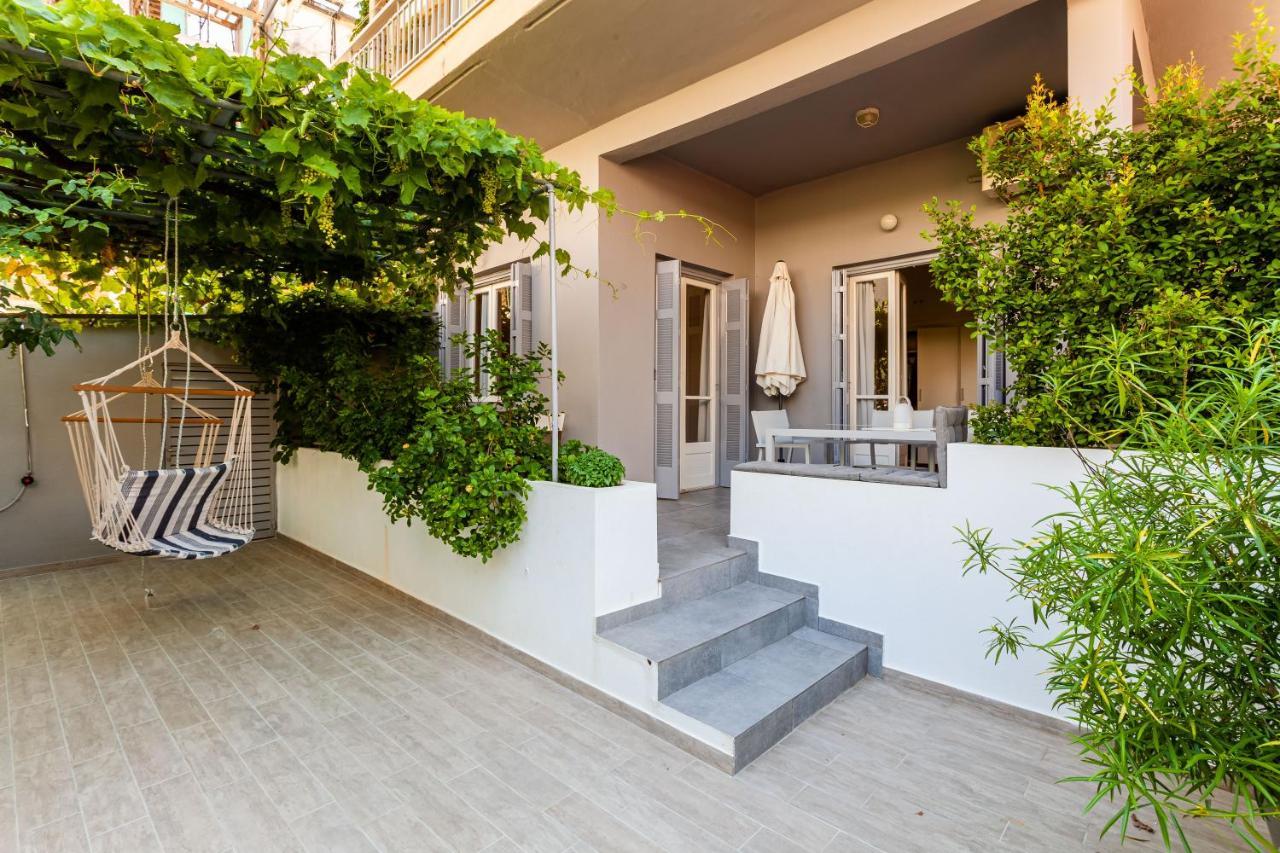 Kalamata A Home - Urban Garden Retreat Bagian luar foto