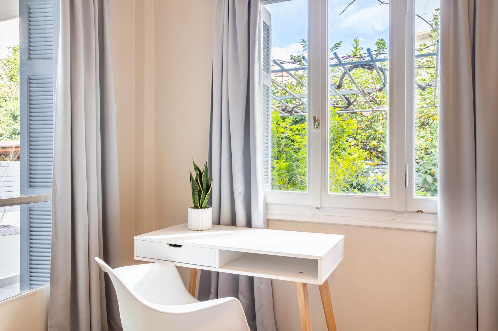 Kalamata A Home - Urban Garden Retreat Bagian luar foto